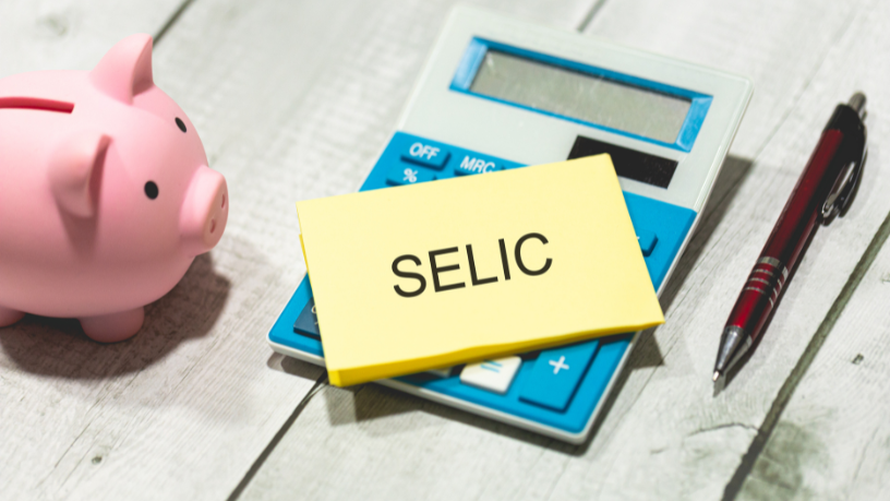 Aproveitar a queda da Selic para financiar imóveis garante melhores condições, orienta Fernando Bruno Crestani.