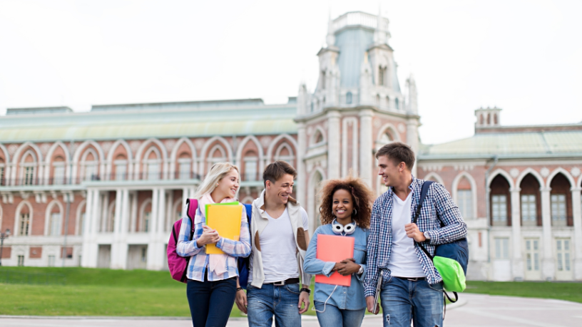 As universidades são motores de inovação e conhecimento, fundamentais para o desenvolvimento sustentável do país.