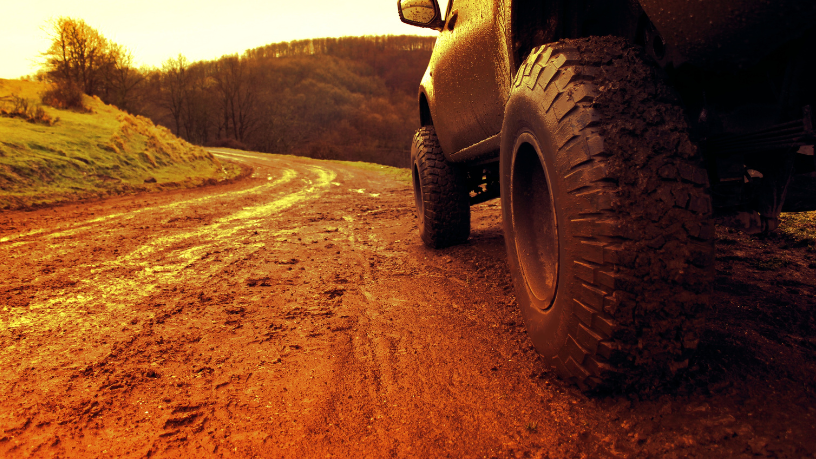 A engenharia off-road por trás das trilhas de carros é explicada de forma técnica e clara por Felipe Schroeder dos Anjos.