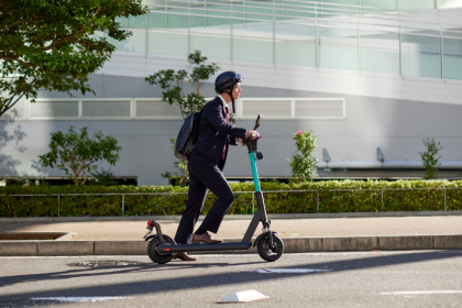 Matheus Vinicius Voigt analisa como a mobilidade elétrica avança nas capitais brasileiras com foco em eficiência e redução de emissões.