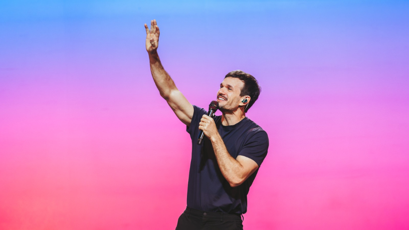 Non Stop apresenta Padre Patrick em uma comédia que questiona o que é pecado — e o que é riso. (CRÉDITOS: RAFAEL STRABELLI)