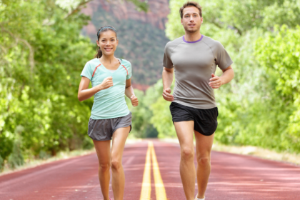 A prática regular de esportes, segundo Luciano Colicchio Fernandes, é uma aliada poderosa na prevenção de doenças e no fortalecimento da saúde.