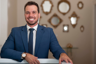 Felipe Rassi explica como aprender a definir critérios de escalonamento na cobrança de créditos estressados de forma estratégica.